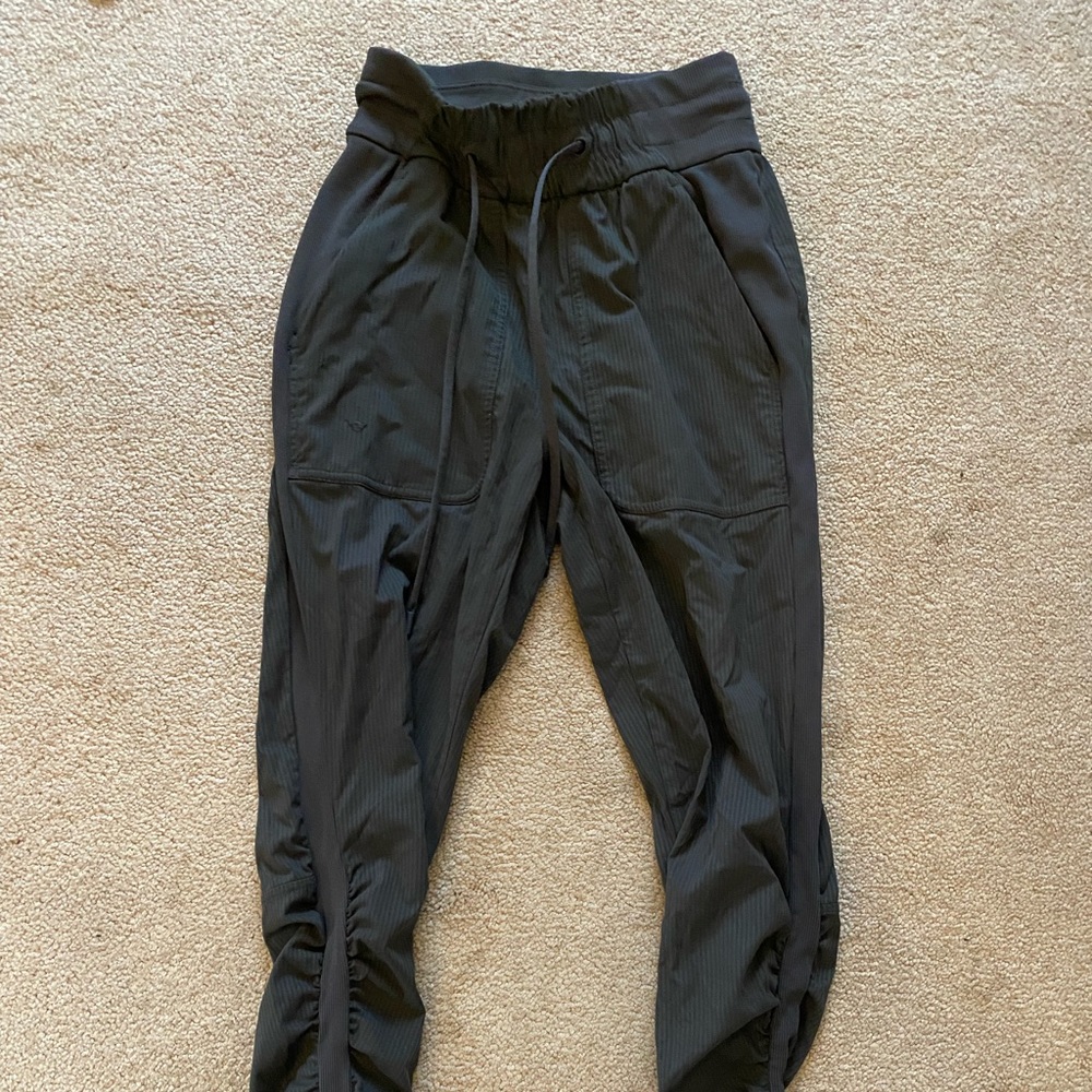 Lululemon Joggers!!